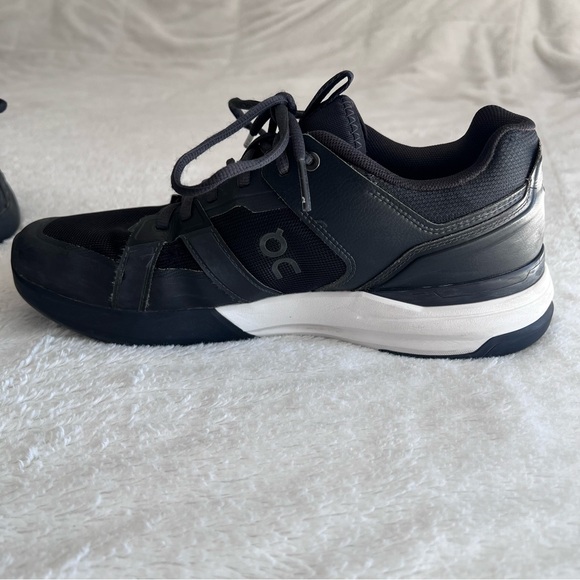 ON Running The Roger Clubhouse Pro Athletic Shoes Black White Men’s size 11 - Picture 7 of 10